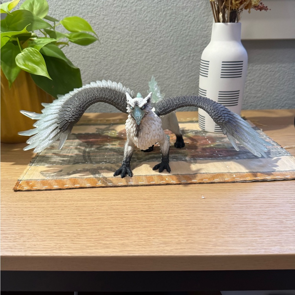 Schleich Eldrador Creatures - 13" Ice Griffin Toy